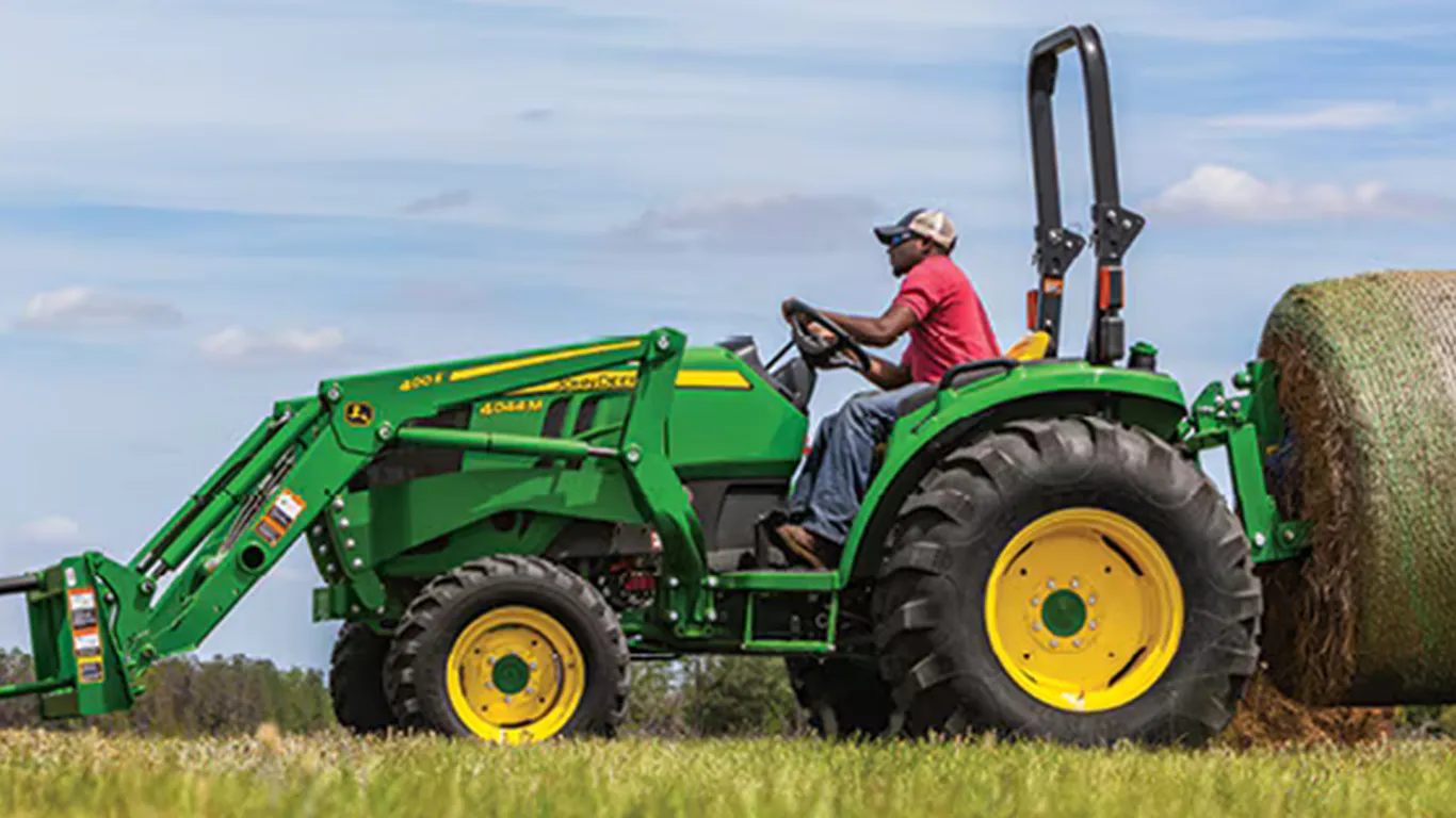 John Deere 4 Series Sub Compact Tractors