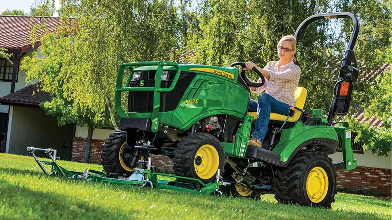 John Deere 1 Series Sub Compact Tractors
