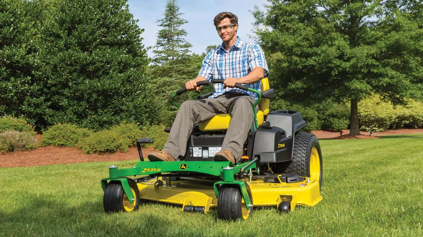 John Deere Z500 Series Zero Turn Mowers